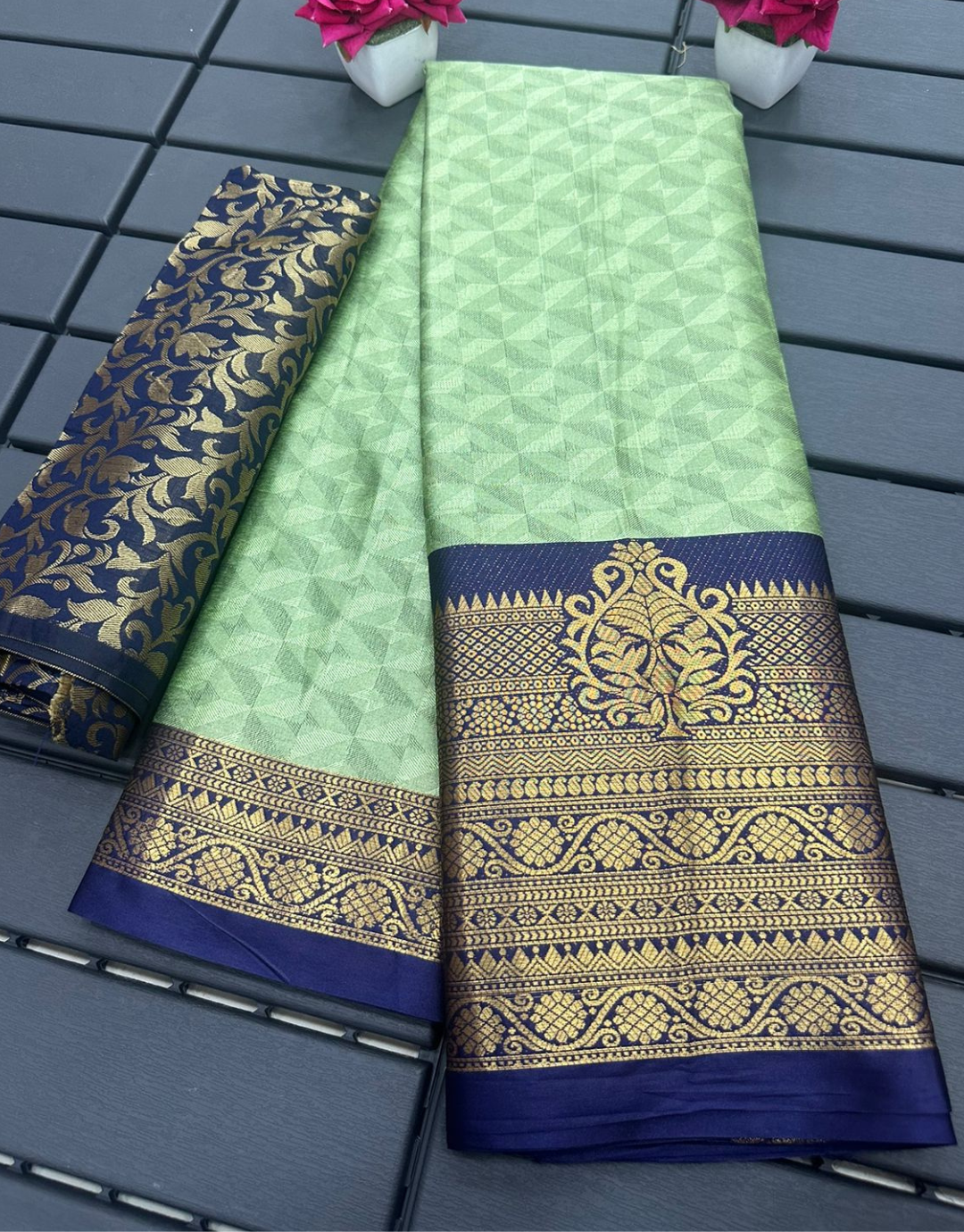 Neela Pista Green Cotton Silk Saree