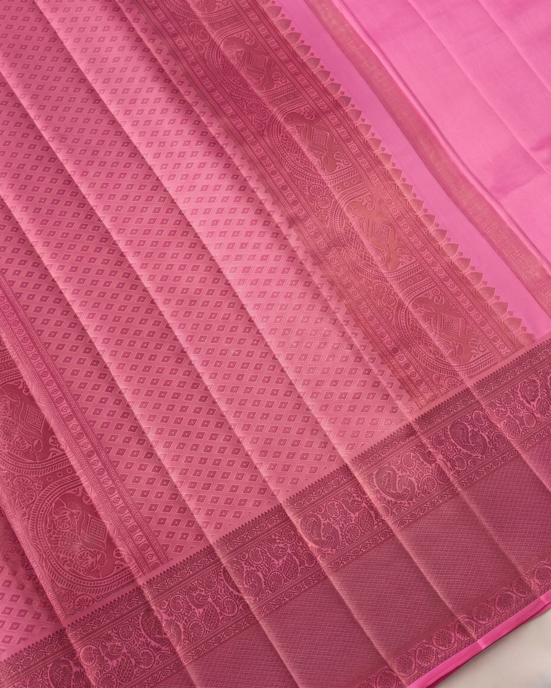 Tanirika - Red Pink Floral Weave
