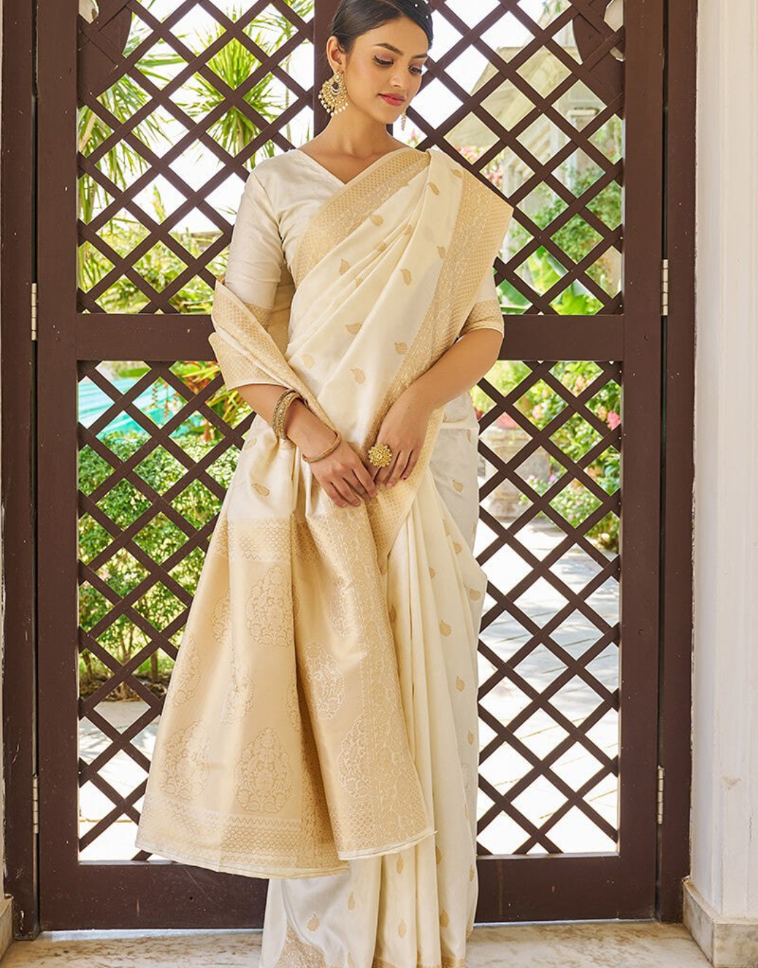 White Daisy Kanjivaram Silk Saree