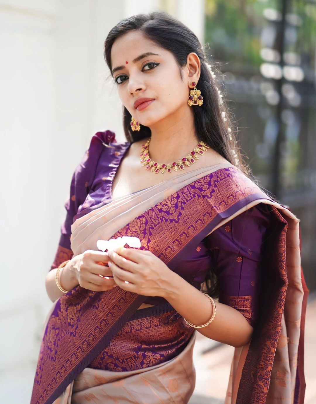 Yana Grey Litchi Silk Saree