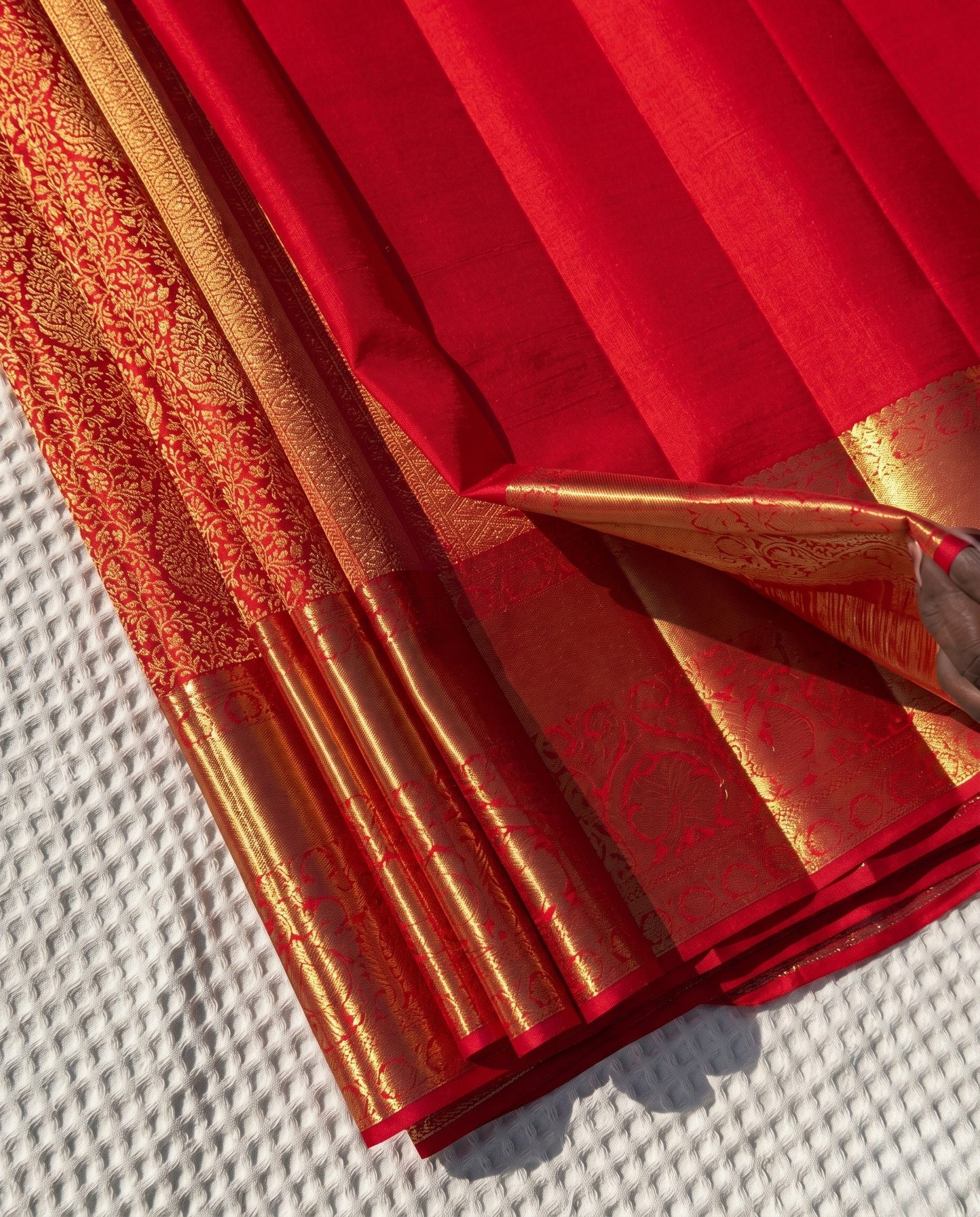 Nishi - Red Gold Traditional Zari Brocade Kanchipuram Silk Saree
