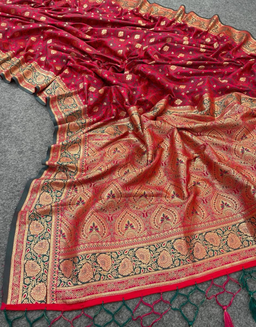 Subhdra Rani-Rama Banarasi Silk Saree