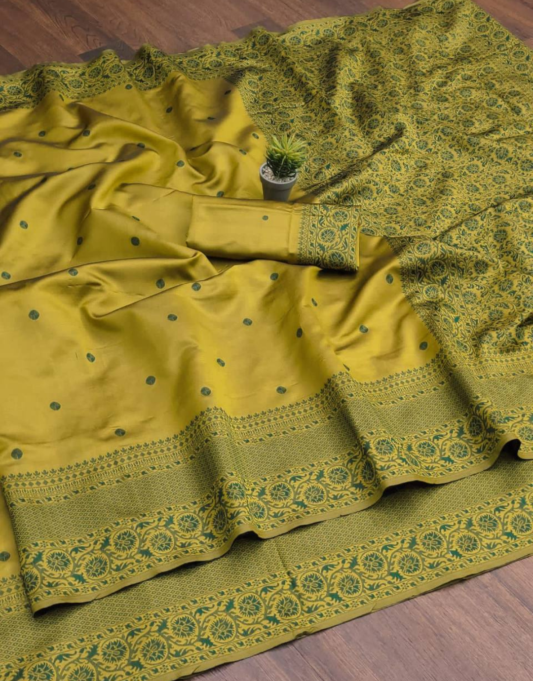 Neeva Citron Yellow Coloured Soft Silk Saree With Attractive Blouse Piece