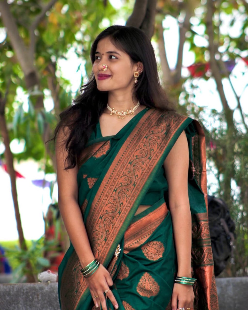 Kanjee – green Banarasi Soft Silk Saree with Elegant Minimal Weaving