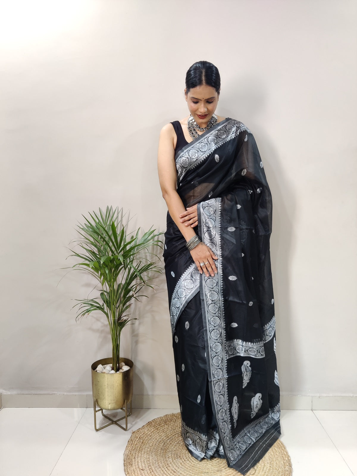 Jeel Black Linen Cotton Saree