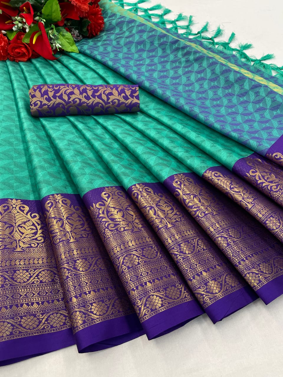 Neela Bottol Green Cotton Silk Saree