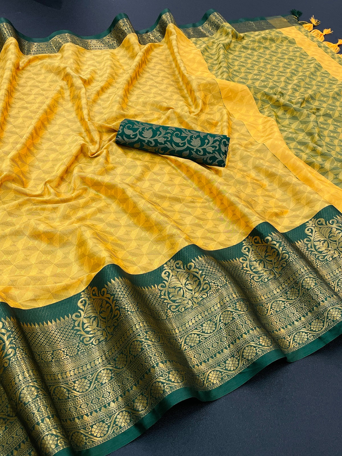 Neela Yellow Cotton Silk Saree