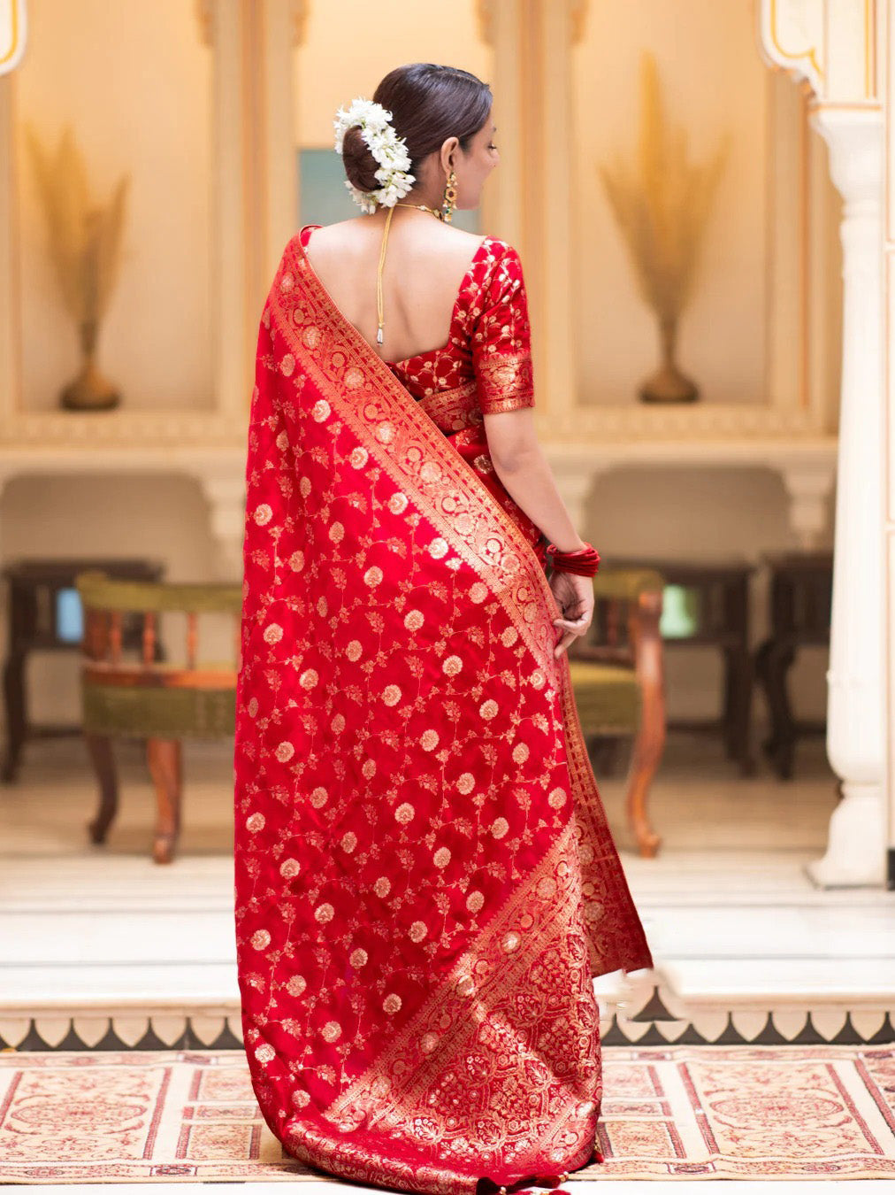 Hira Red Banarasi Silk Saree With Amazing Blouse Piece