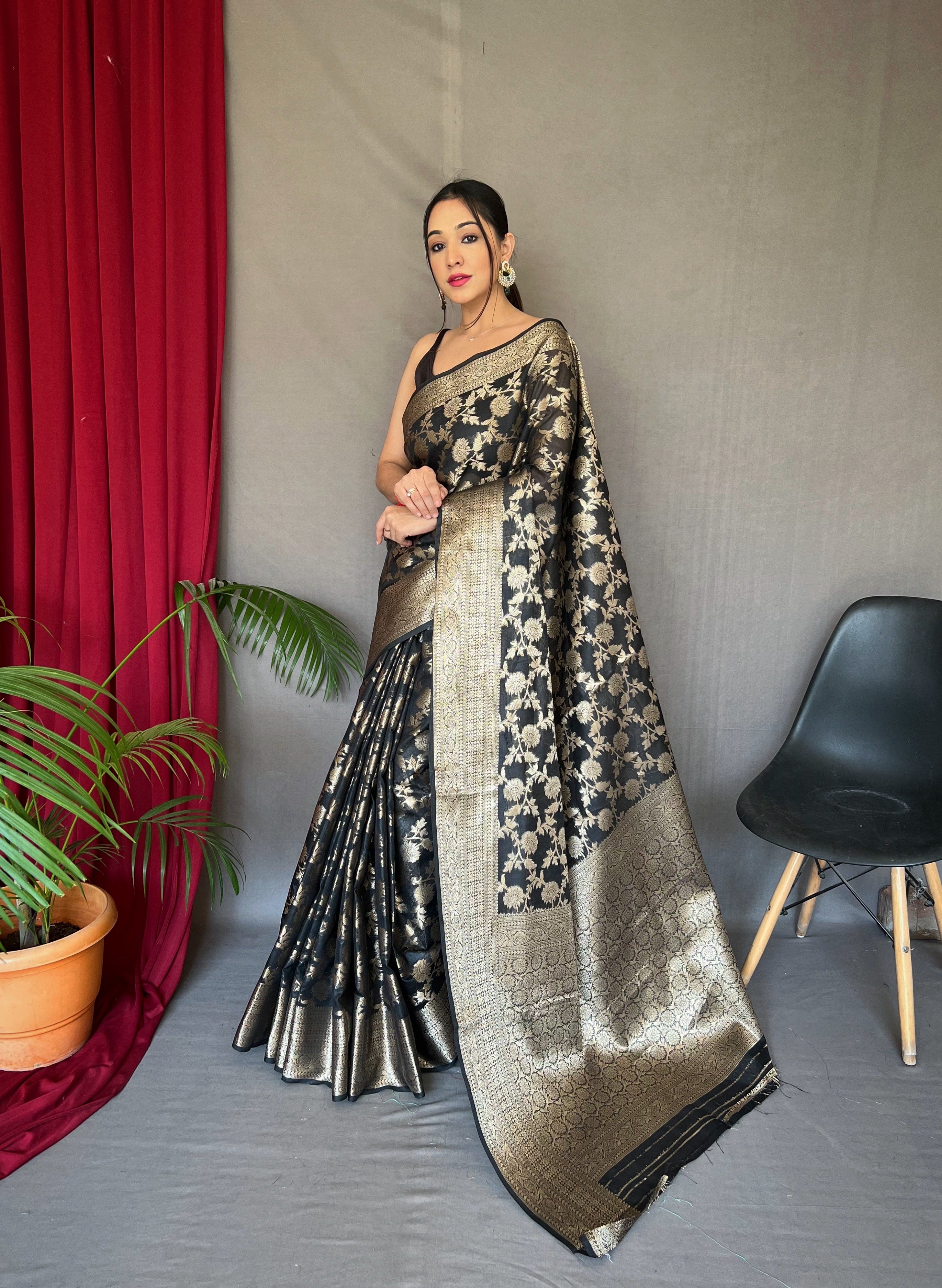 Black Jhalak Cotton Linen Jaal Woven Saree