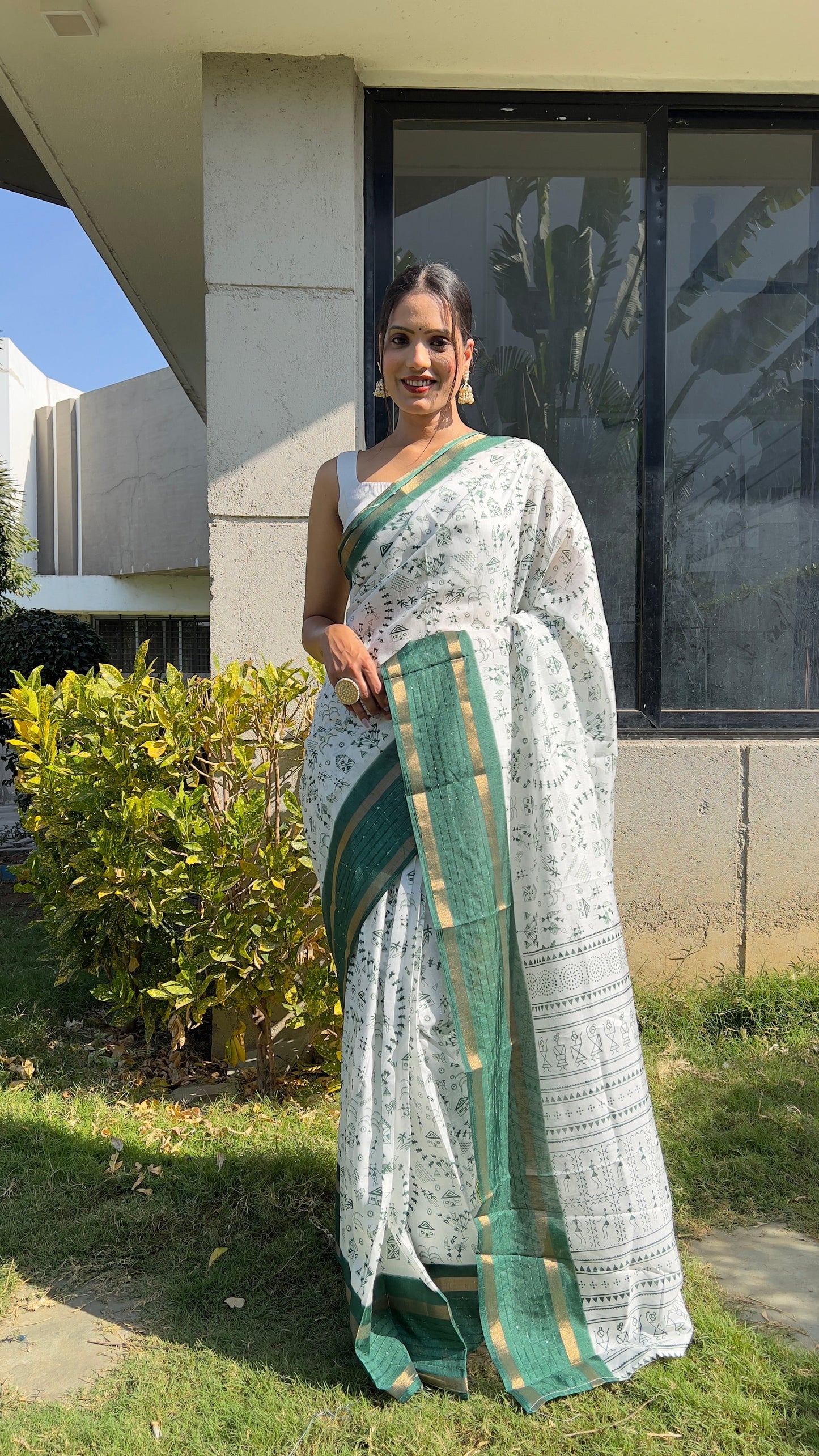 1 MIN Ready To Wear Green White Kalamkari Saree