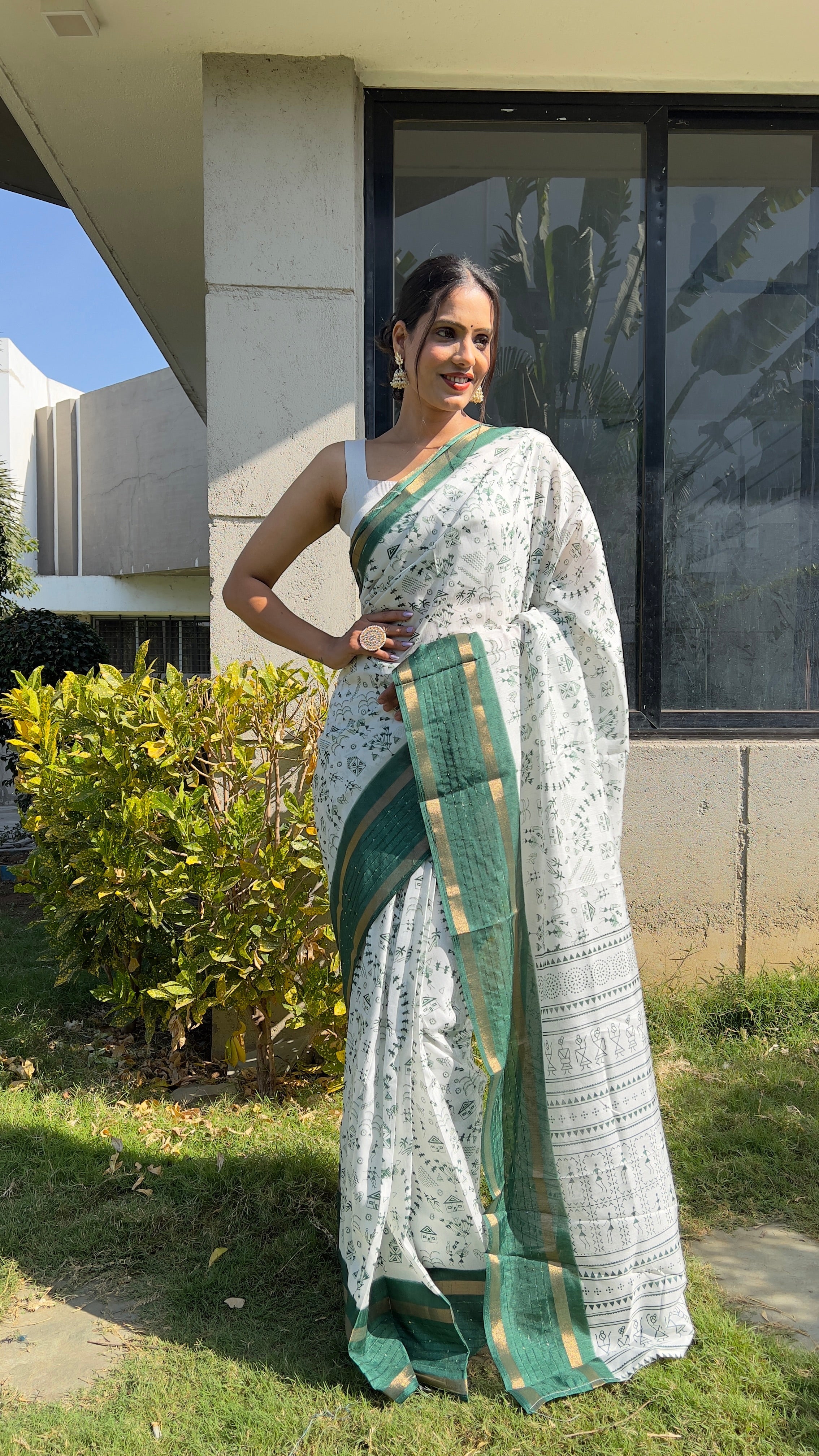 1 MIN Ready To Wear Green White Kalamkari Saree