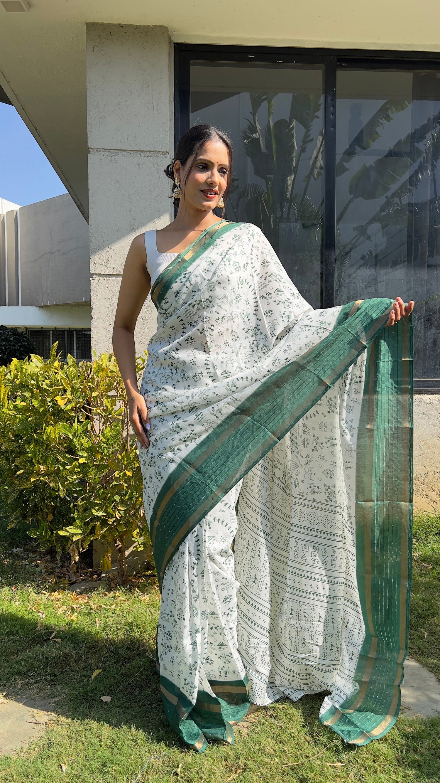 1 MIN Ready To Wear Green White Kalamkari Saree