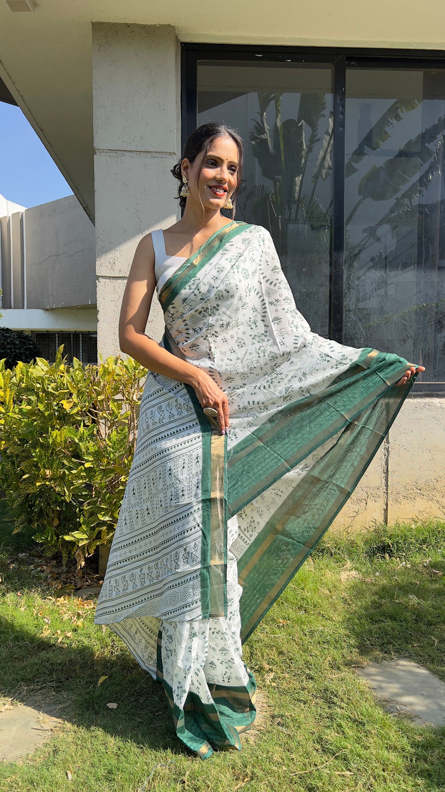 1 MIN Ready To Wear Green White Kalamkari Saree