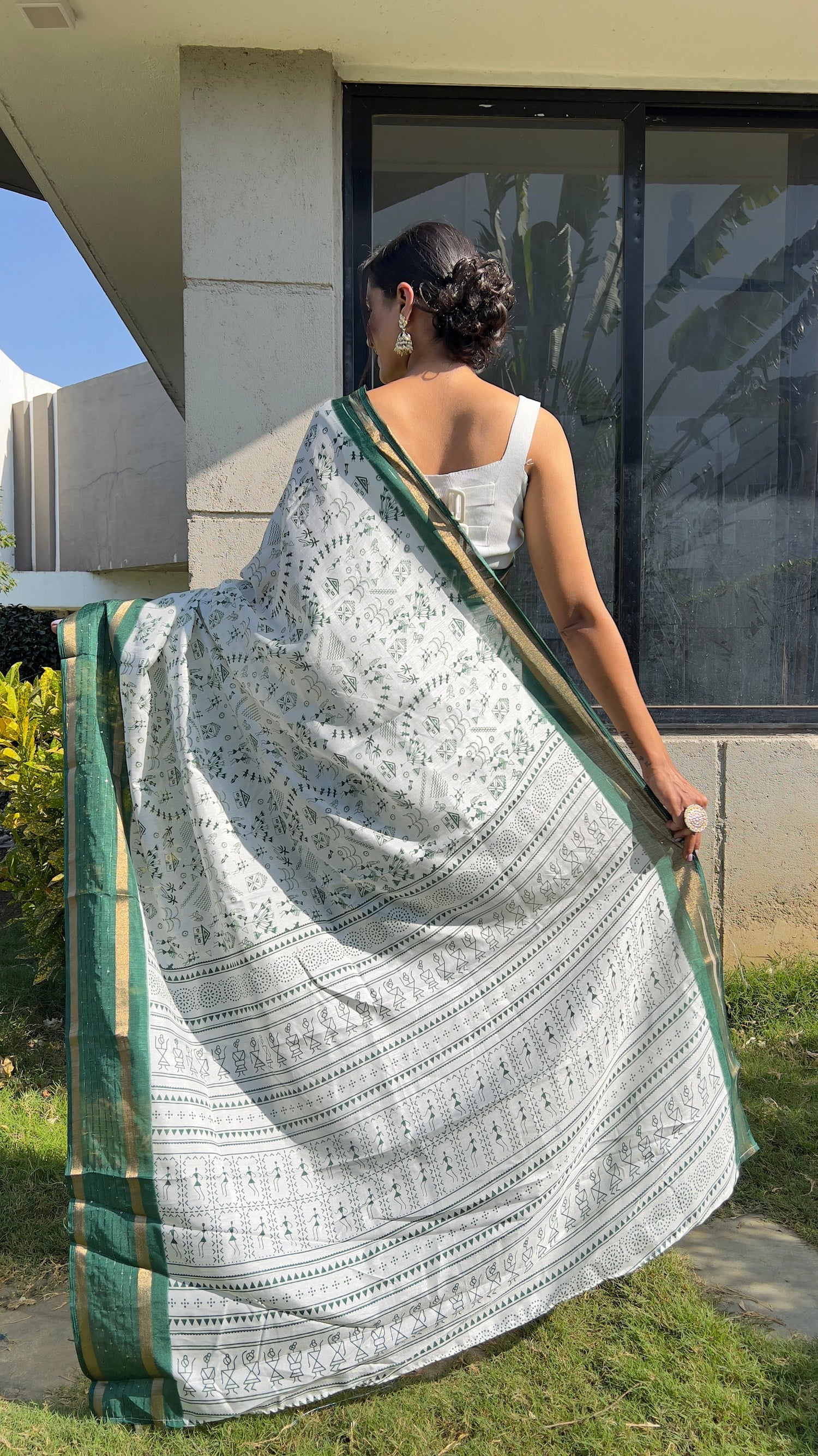 1 MIN Ready To Wear Green White Kalamkari Saree