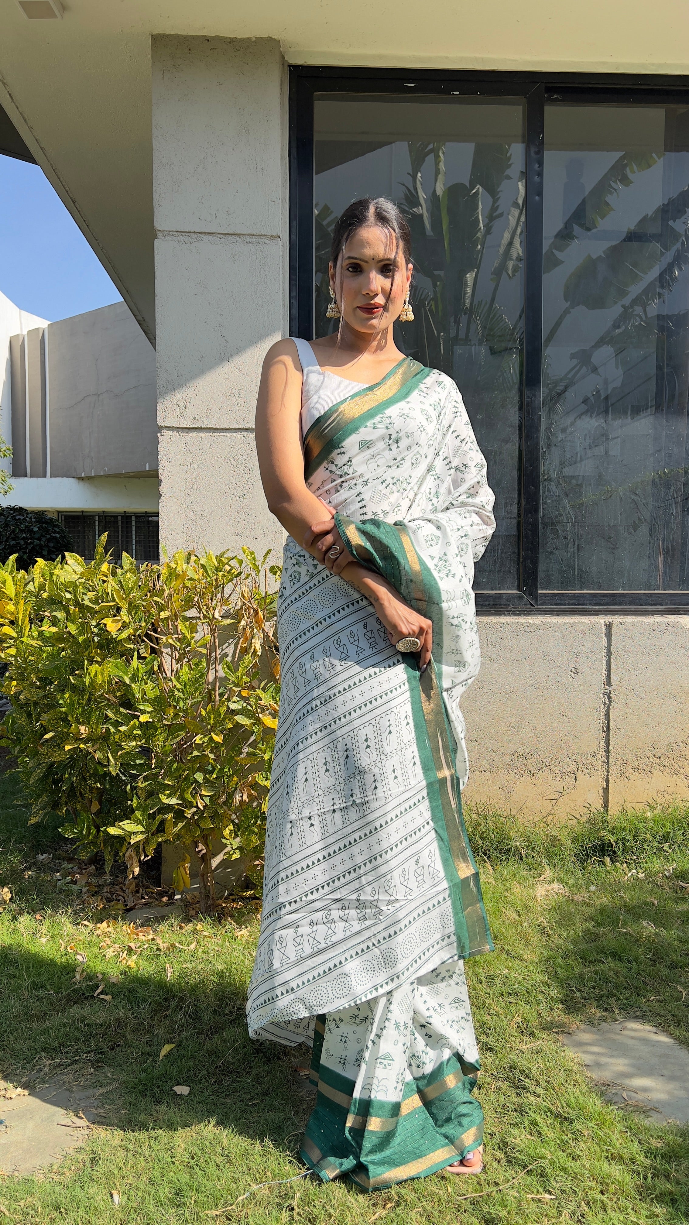 1 MIN Ready To Wear Green White Kalamkari Saree