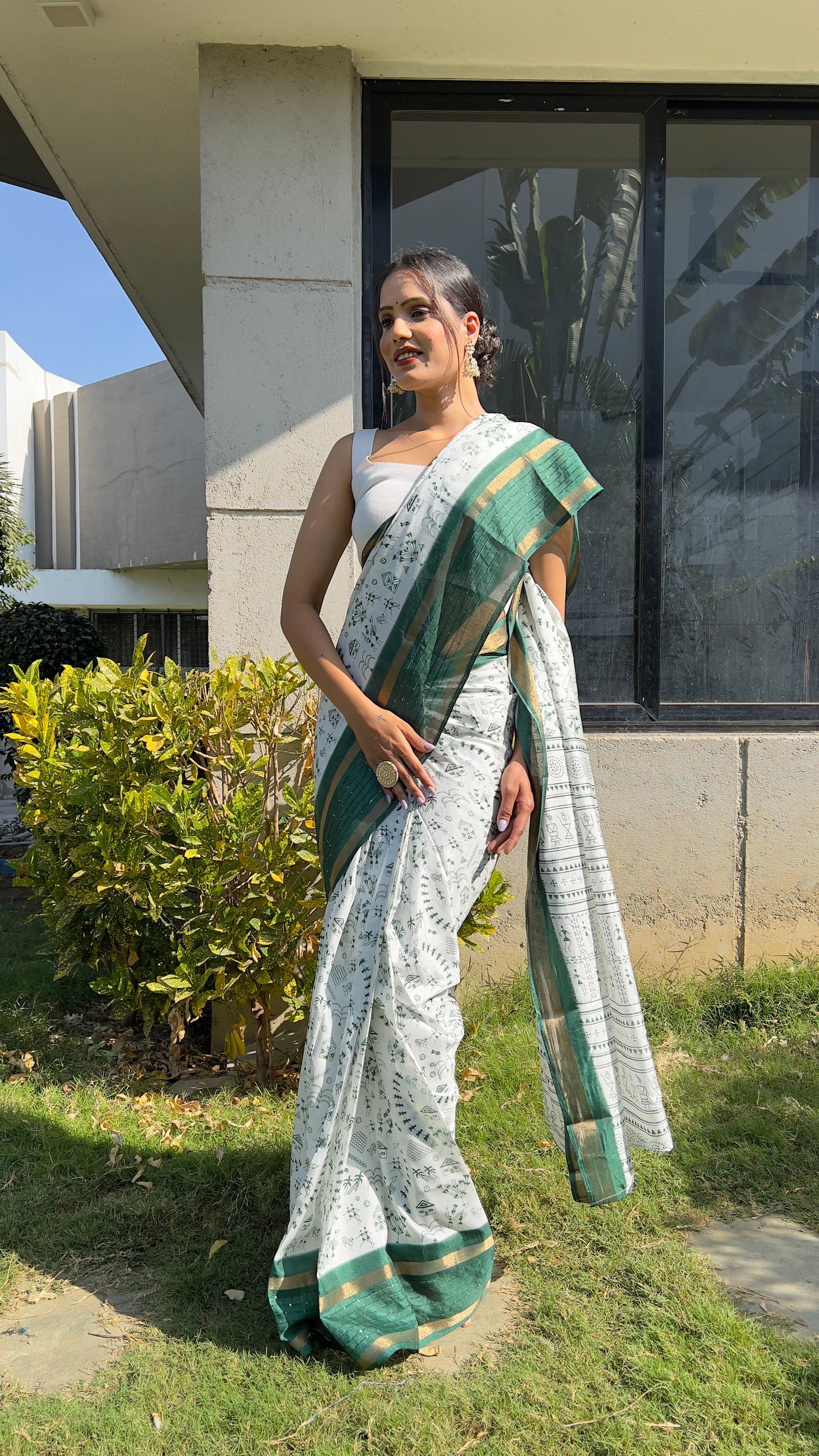 1 MIN Ready To Wear Green White Kalamkari Saree