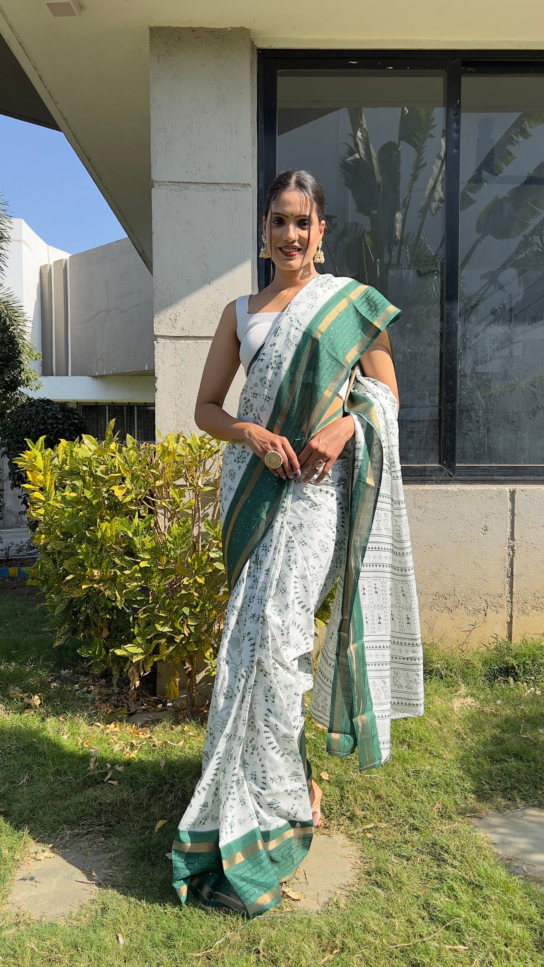 1 MIN Ready To Wear Green White Kalamkari Saree