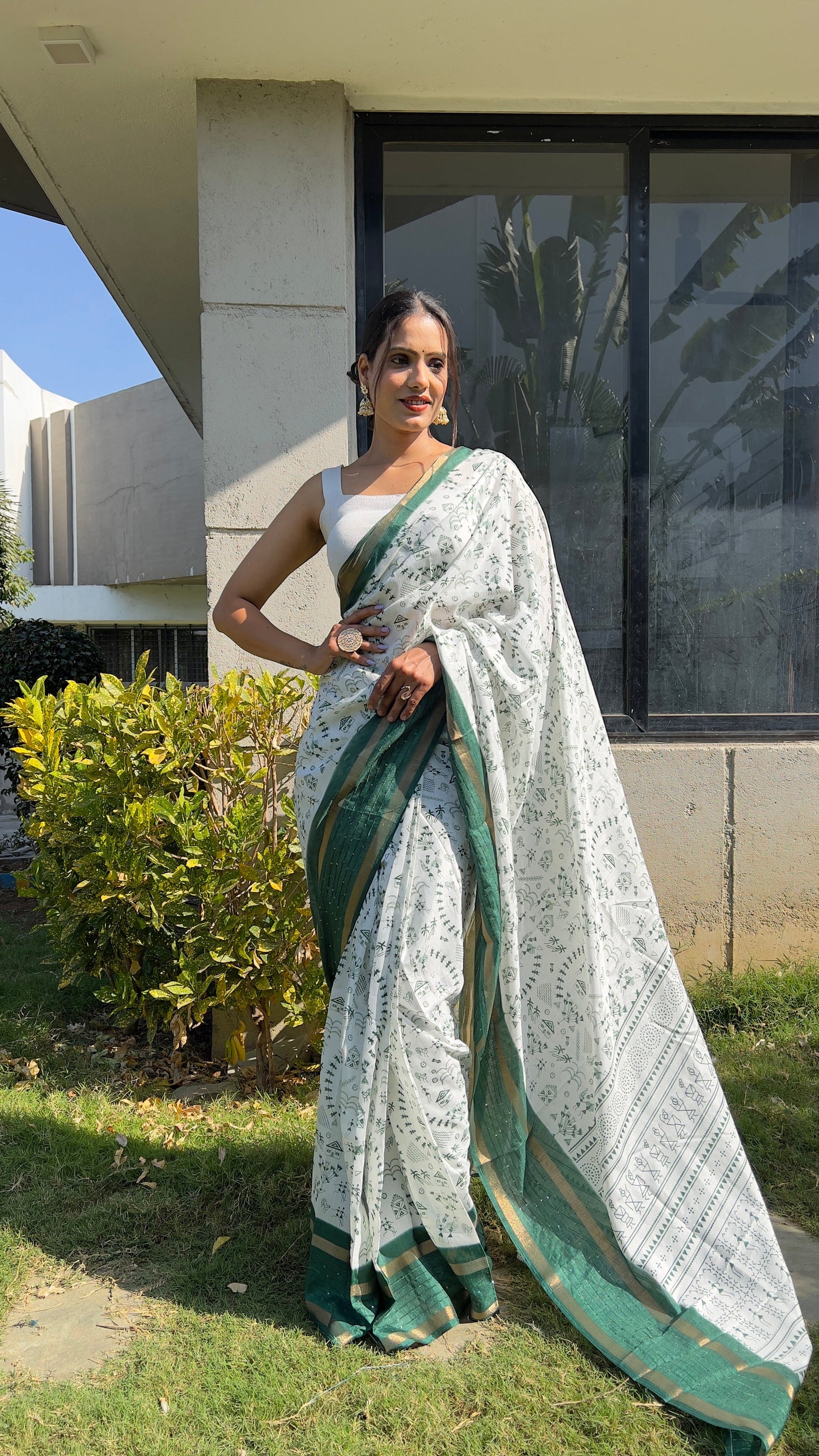 1 MIN Ready To Wear Green White Kalamkari Saree