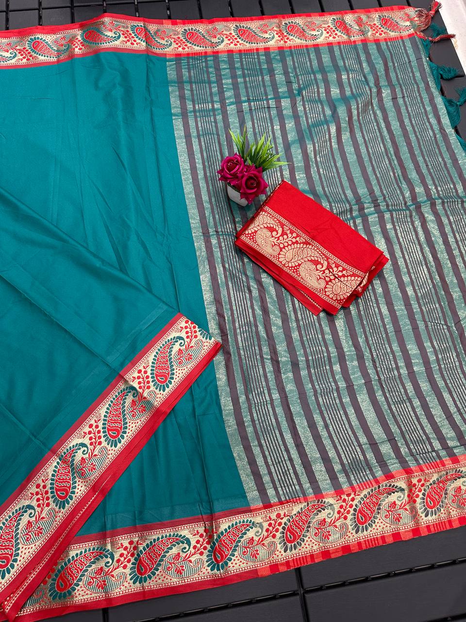 Hiya Firozi Cotton Silk Saree