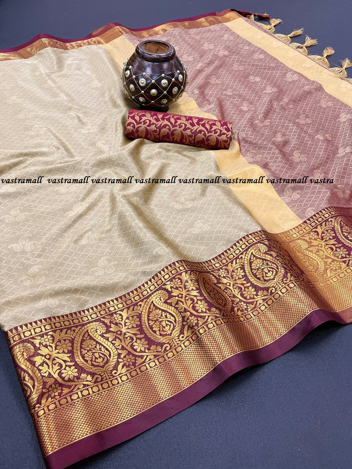 Rahi Chiku Brown Cotton Silk Sarees