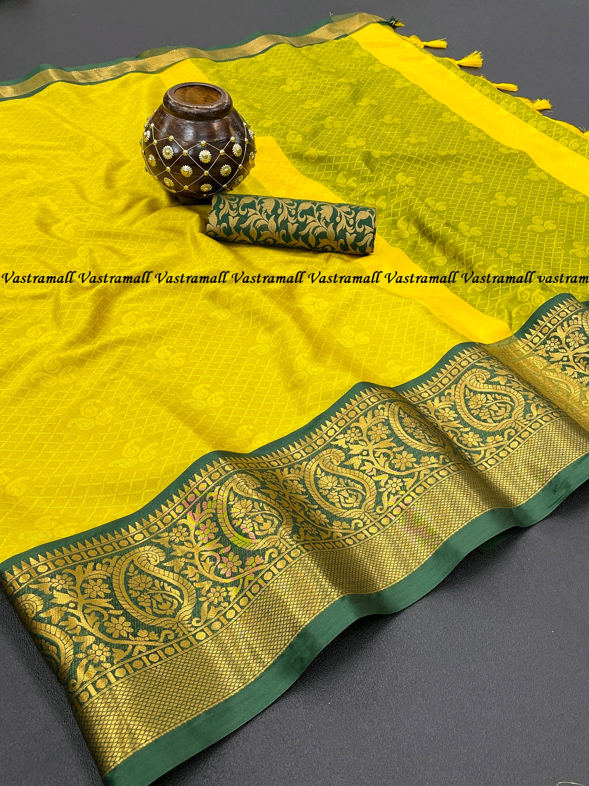 Rahi Lemon Green Cotton Silk Sarees