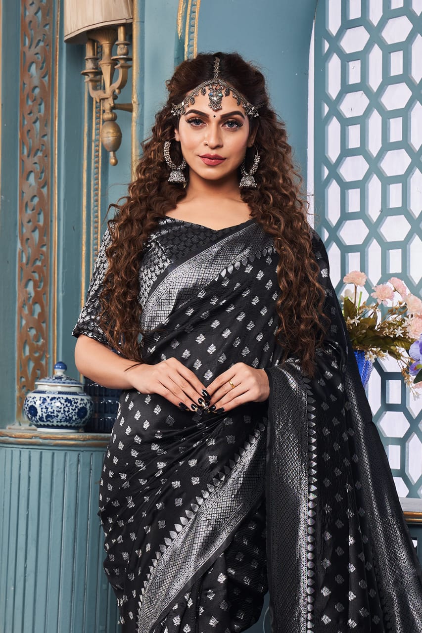 Shushila Black Kanchipuram Saree