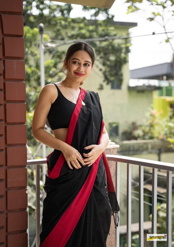 Charulata Black &amp; Red Cotton Border Saree
