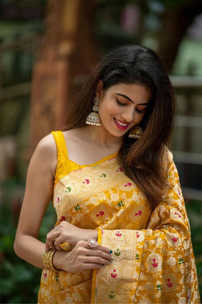 Minny Yellow Soft Silk Saree With  Blouse Piece