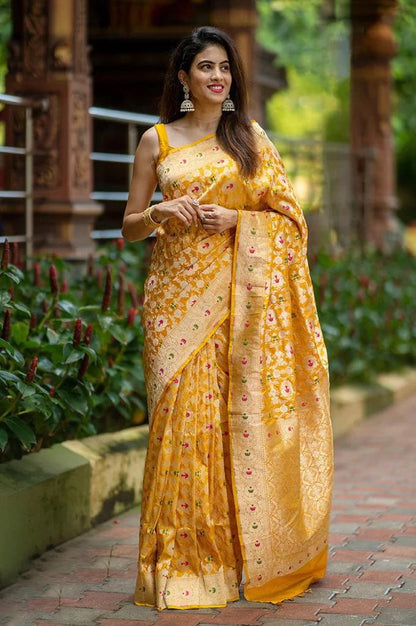 Minny Yellow Soft Silk Saree With  Blouse Piece