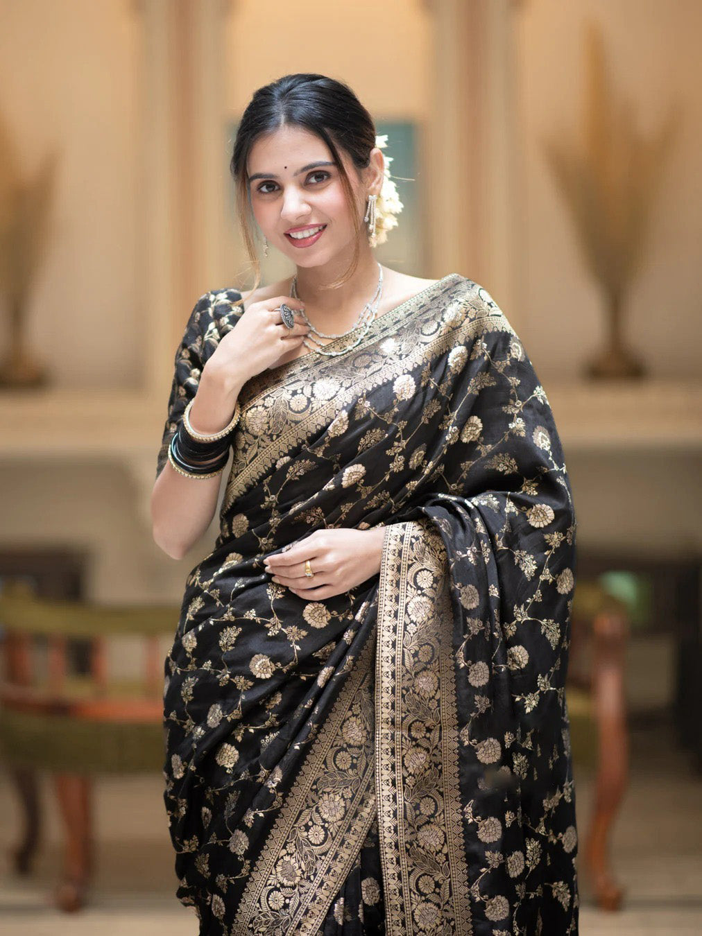 Hira Black Banarasi Silk Saree With Amazing Blouse Piece