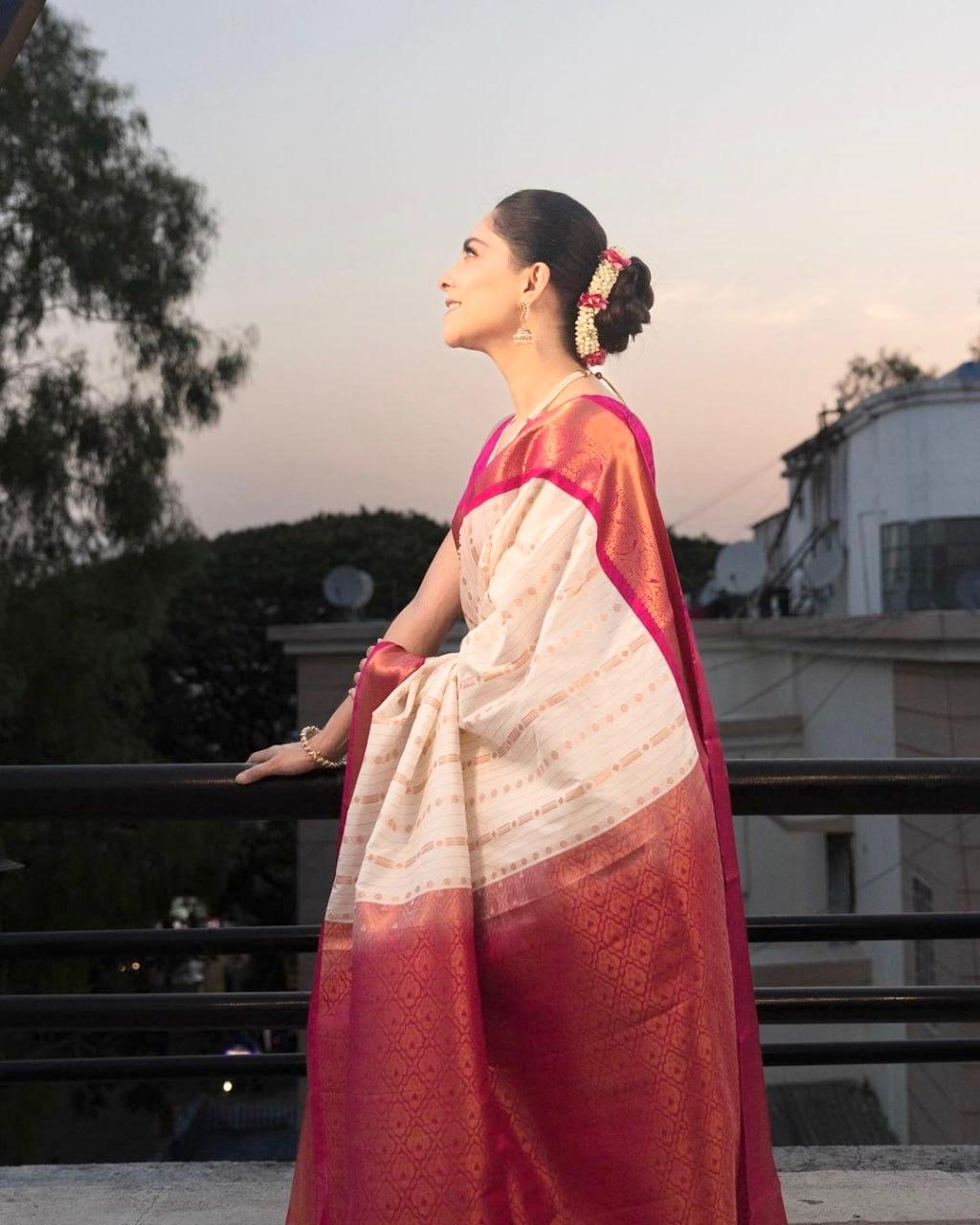 Veera White-Pink Banarasi Silk Saree