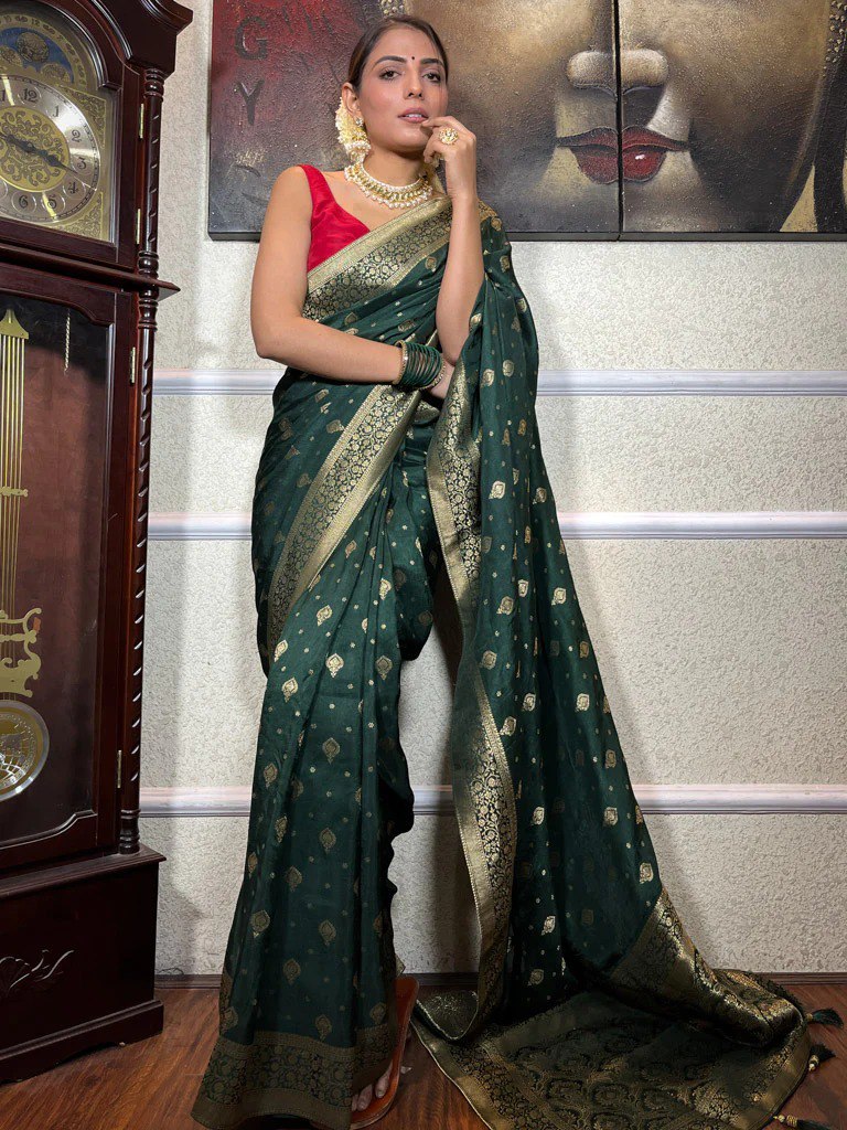 Moisey Green Banarasi Silk Saree With Amazing Blouse Piece