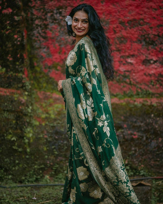 Knyaa's Belizzi Green Banarasi SIlk Saree With Nouveau Attached Blouse