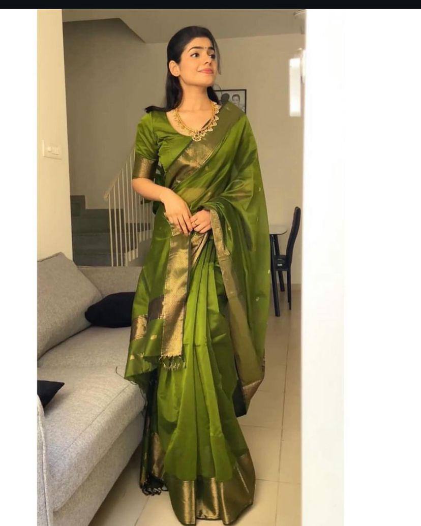 Beauteous Pistachio Green Soft Cotton Silk Saree With especial Blouse Attached