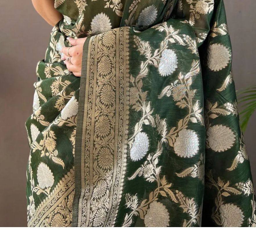 Orvi Green Soft Banarasi Silk Saree With Imaginative Blouse Piece