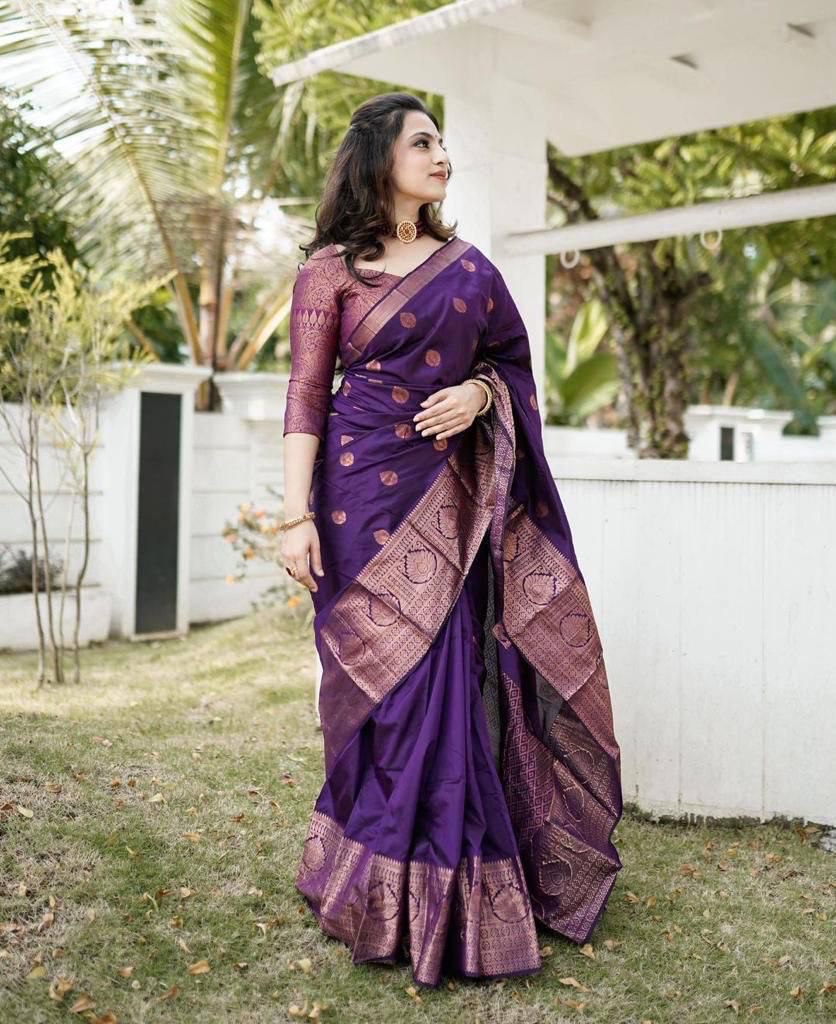 Krishnuri Butti Banarasi SIlk Saree With Nouveau Attached Blouse