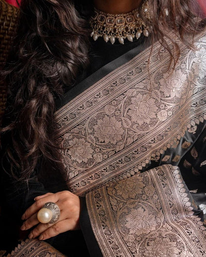 Himsa Black Banarasi Silk Saree WIth Beautiful Blouse Piece