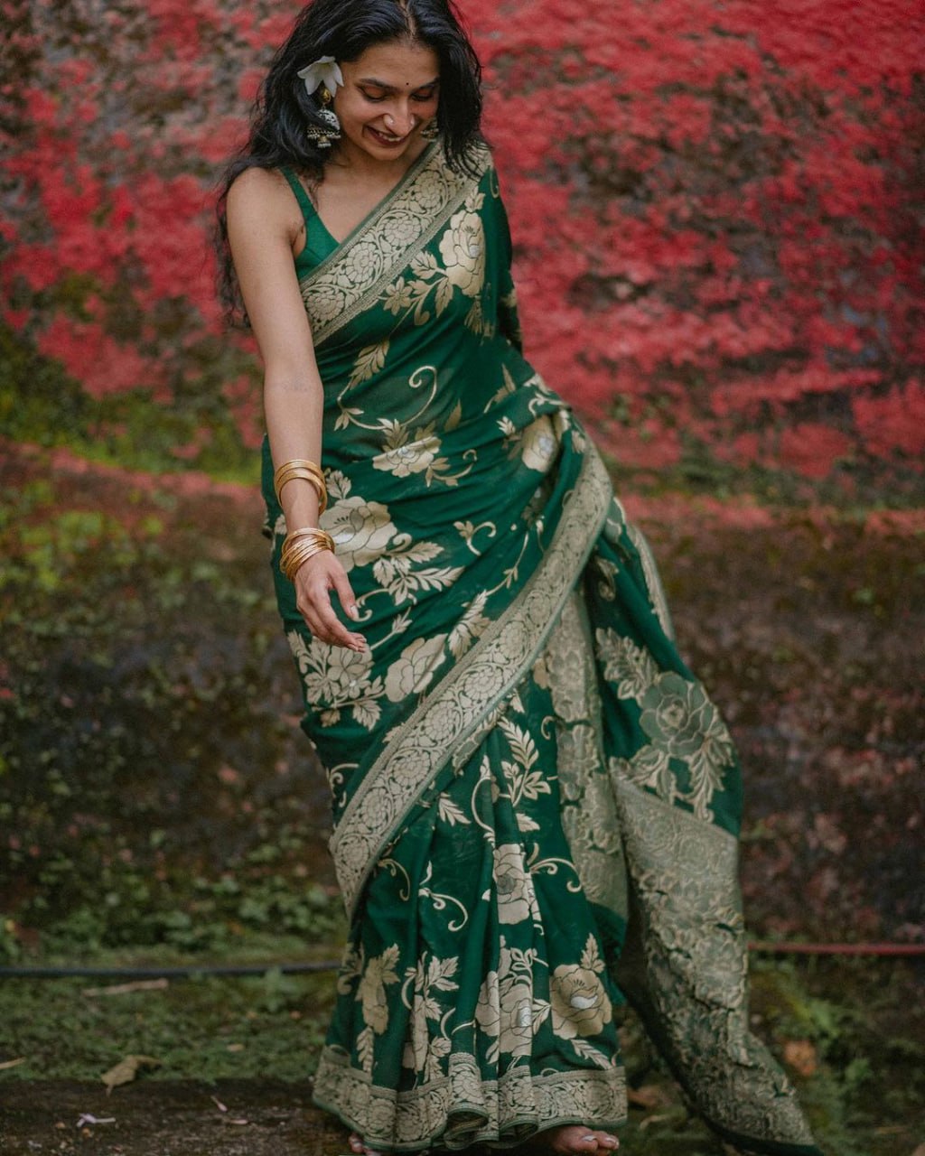 Knyaa's Belizzi Green Banarasi SIlk Saree With Nouveau Attached Blouse