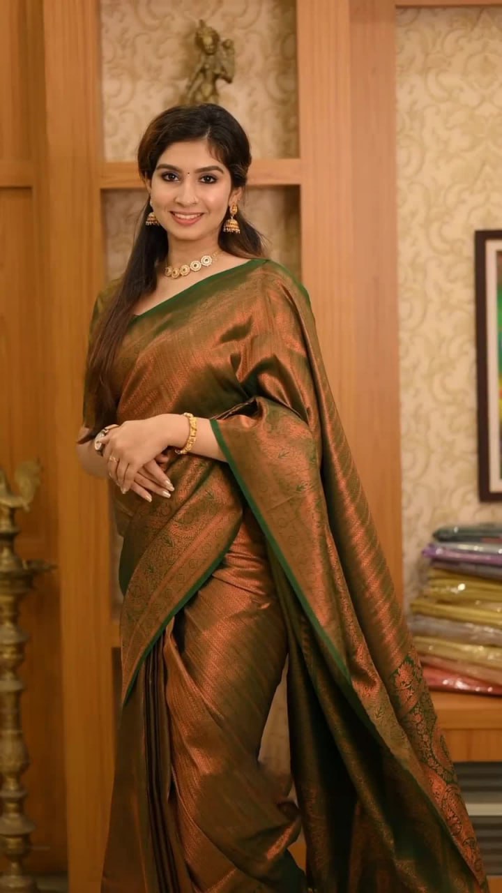 Vindhyanshi Green Soft Silk Saree With Attractive Blouse Piece Attached