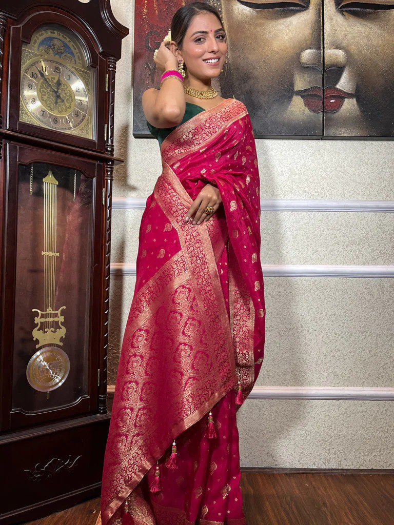 Moisey Pink Banarasi Silk Saree With Amazing Blouse Piece