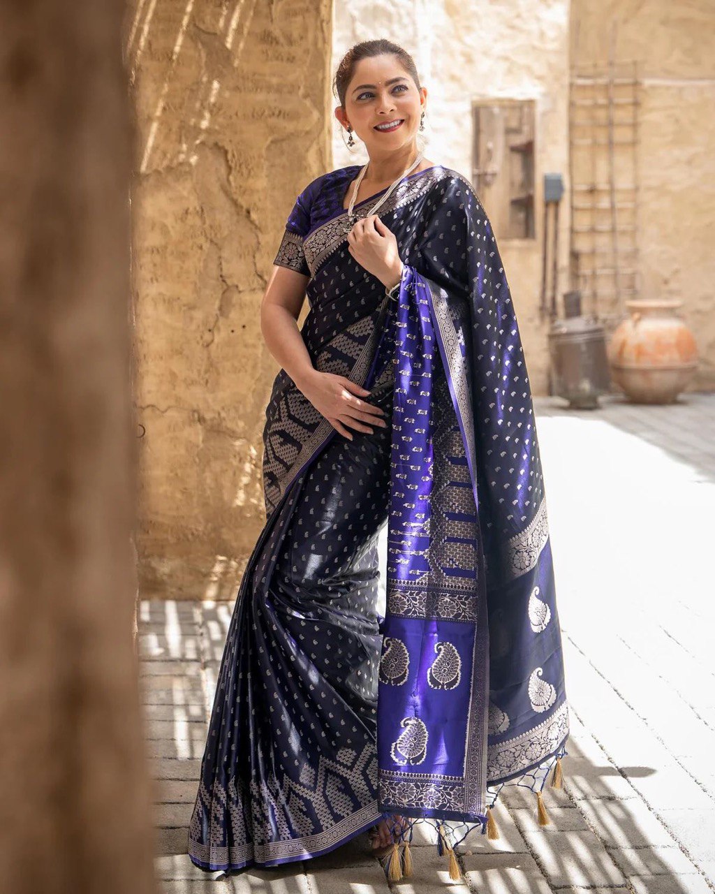 Hansoya Blue Banarasi Silk Saree WIth Beautiful Blouse Piece