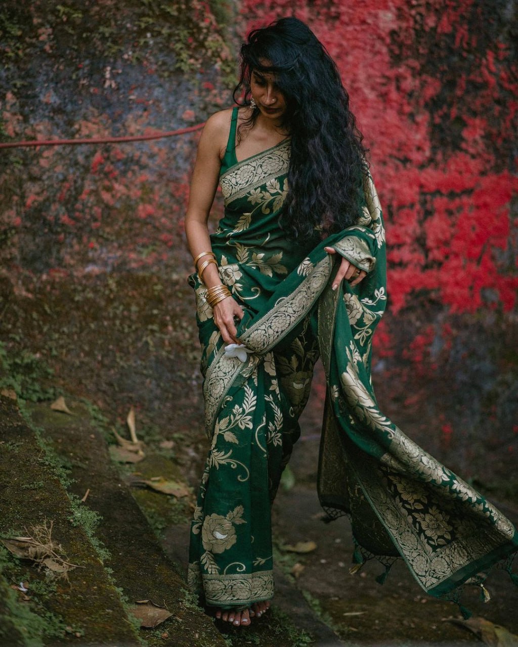 Knyaa's Belizzi Green Banarasi SIlk Saree With Nouveau Attached Blouse