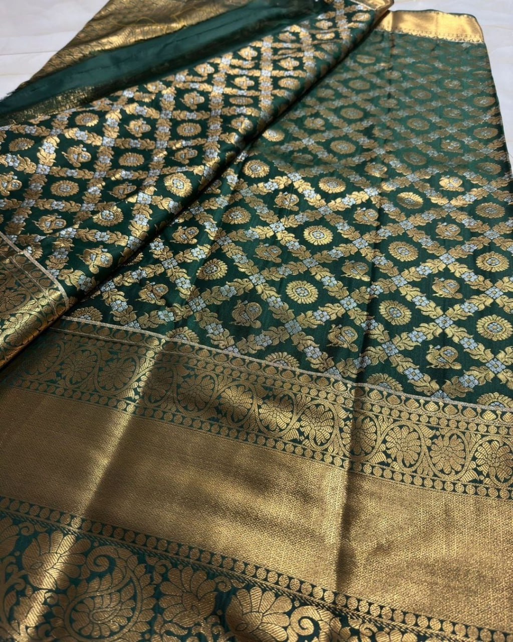 Emerald Green Banarasi Silk Saree With Elegant Blouse