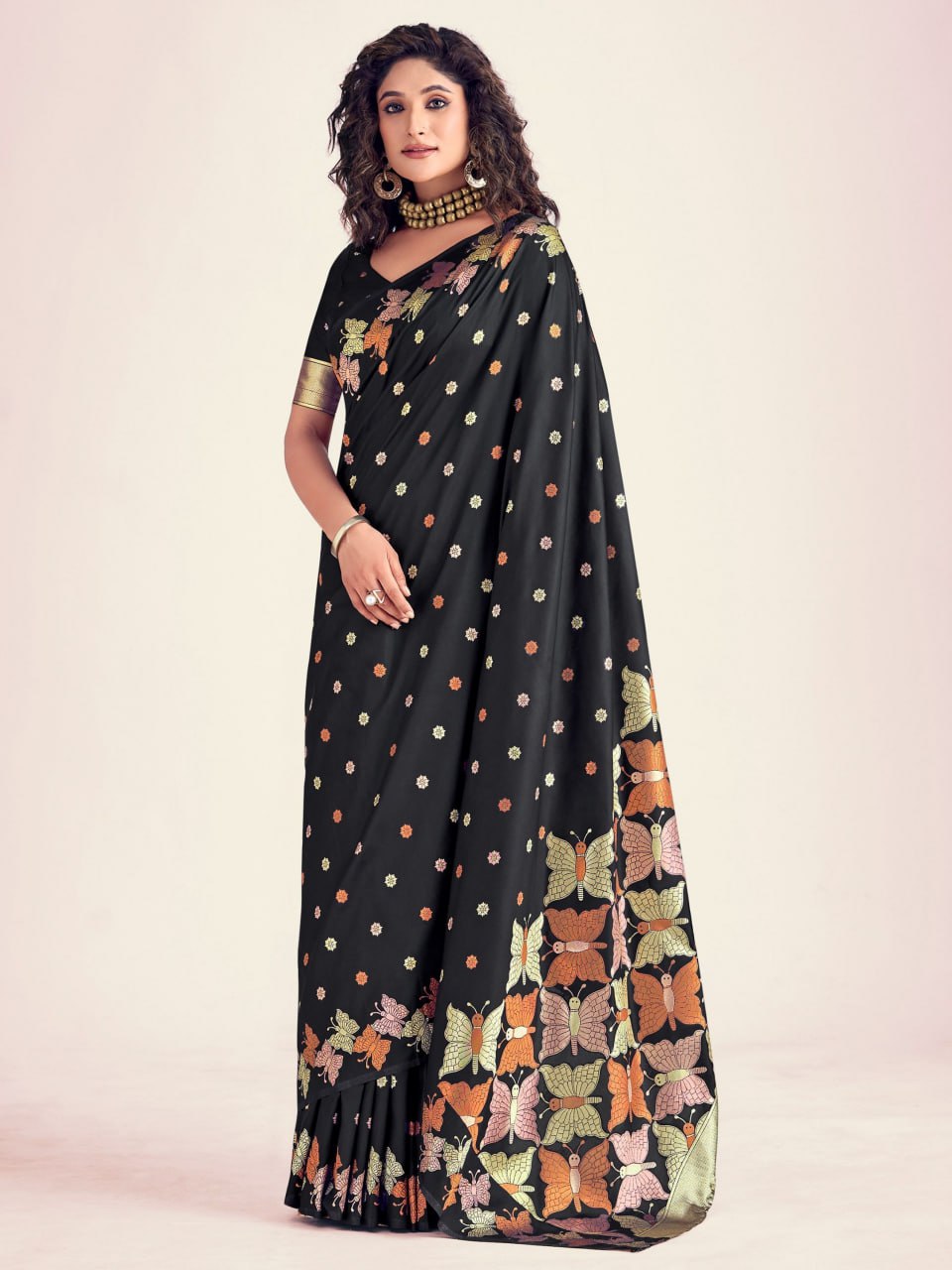 Nihika Black Banarasi Silk Saree WIth Fabulouse Blouse Piece