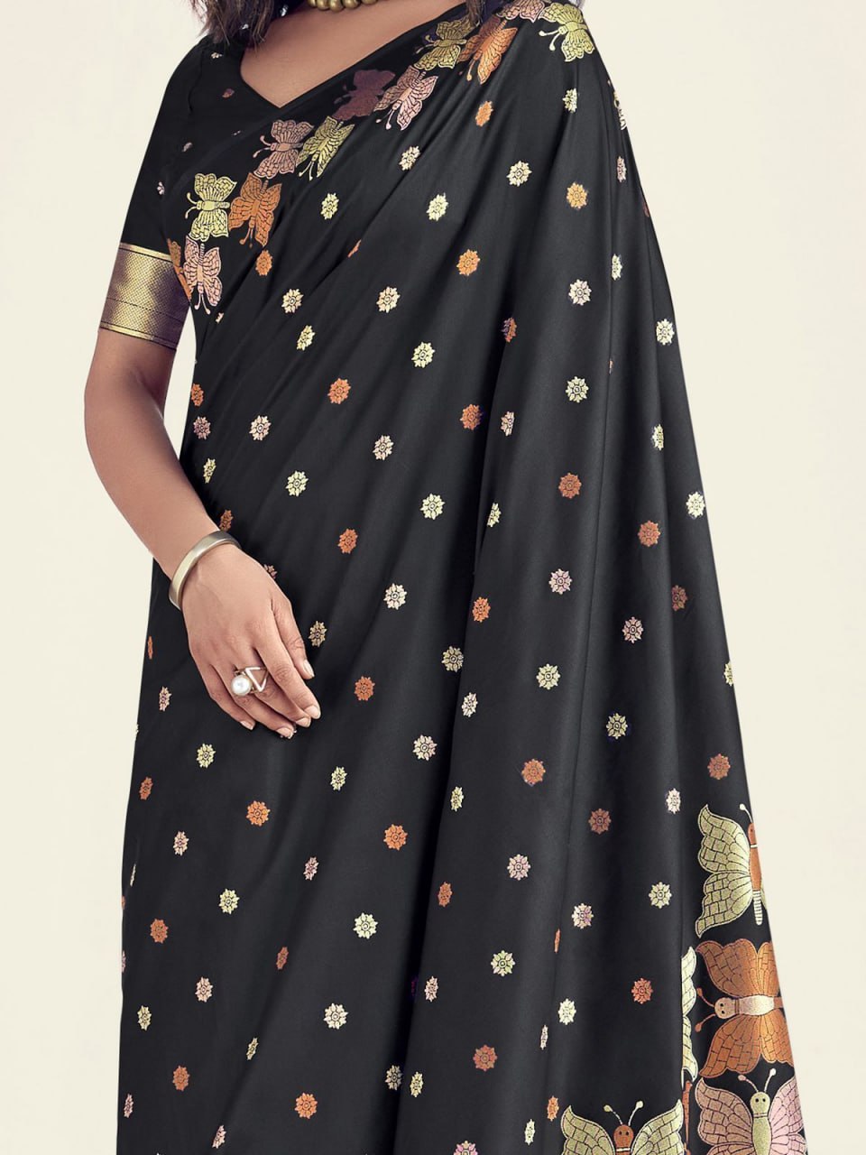 Nihika Black Banarasi Silk Saree WIth Fabulouse Blouse Piece