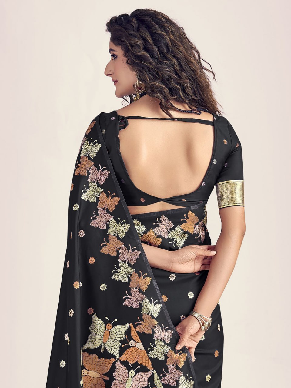 Nihika Black Banarasi Silk Saree WIth Fabulouse Blouse Piece