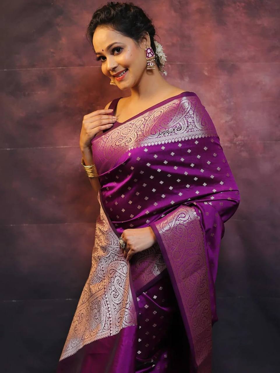 Majestic Purple Splendo Banarasi Silk Saree WIth Fabulouse Blouse Piece