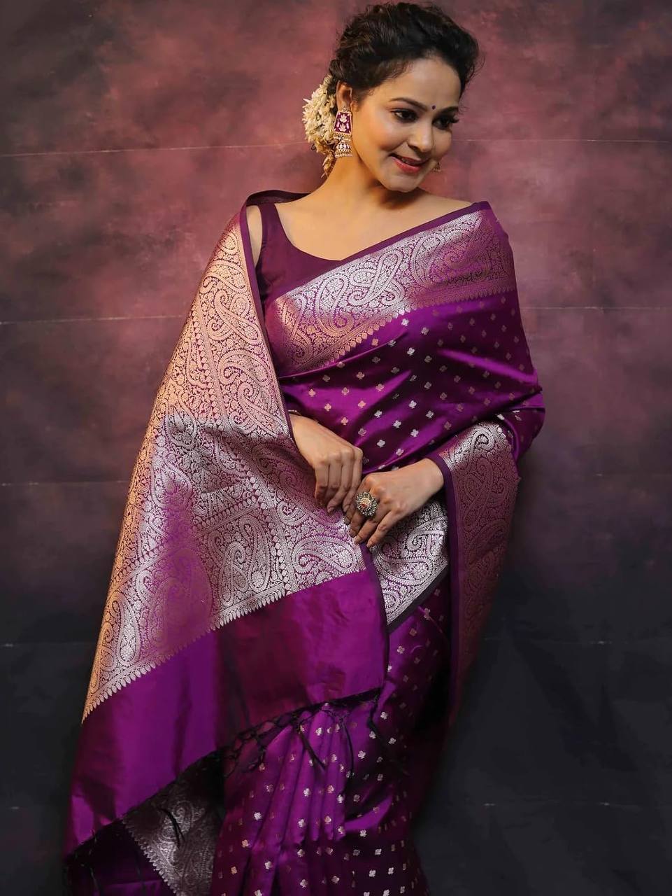 Majestic Purple Splendo Banarasi Silk Saree WIth Fabulouse Blouse Piece