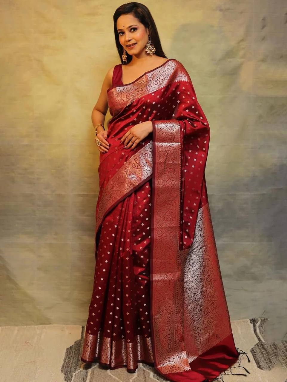 Majestic Maroon Splendo Banarasi Silk Saree WIth Fabulouse Blouse Piece