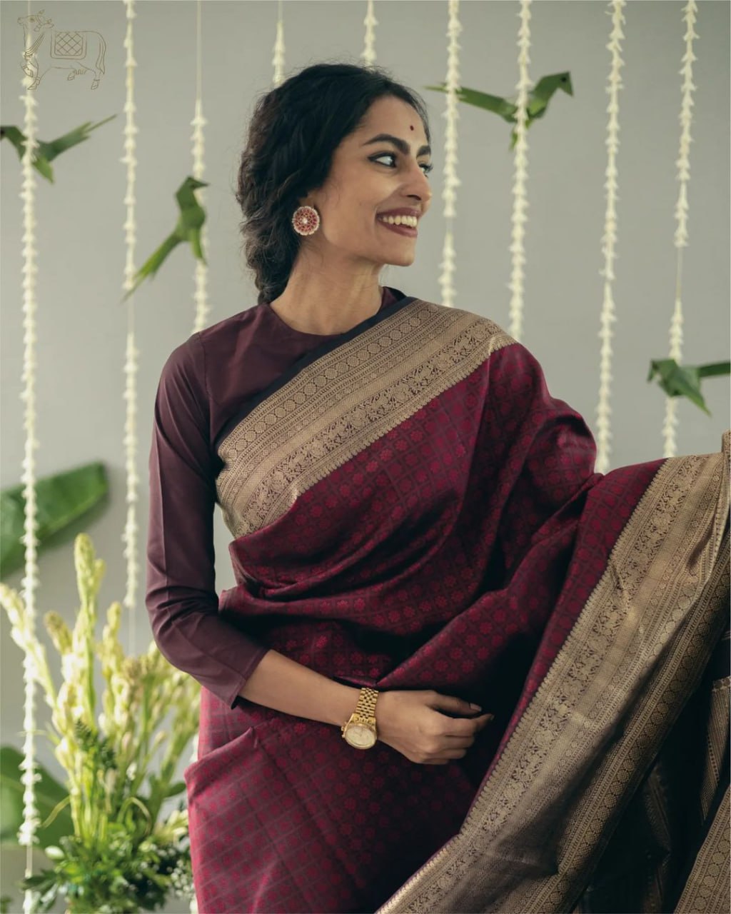 Pallavi Dark MAroon Banarasi Silk Saree With Fabulous Blouse Piece